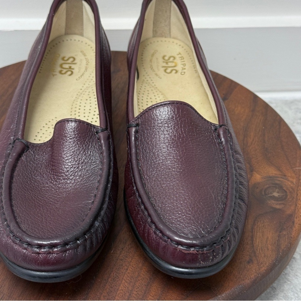 SAS Women's Deep Burgundy Leather Loafers/ New without box
